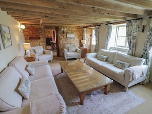 Cottage | Living area - Robins Nest (Cheltenham)