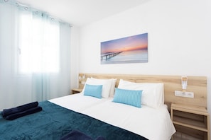 3 bedrooms, iron/ironing board, WiFi, bed sheets
