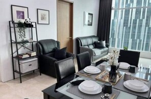 Dining - NEW! High Floor Beautiful View 3BR Suite 8pax (Kuala Lumpur)