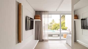 Superior Double or Twin Room | Minibar, in-room safe, desk, soundproofing