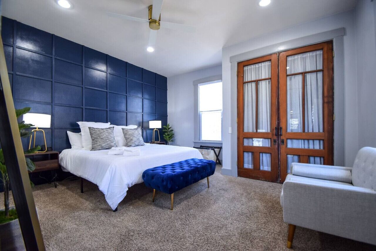 2 bedrooms, desk, iron/ironing board, WiFi