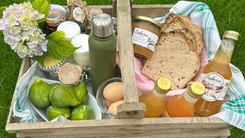Petit déjeuner servi en supplément