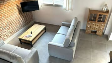 TV, foosball, table tennis, books