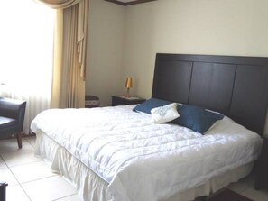 3 chambres, fer et planche à repasser, Wi-Fi, draps fournis