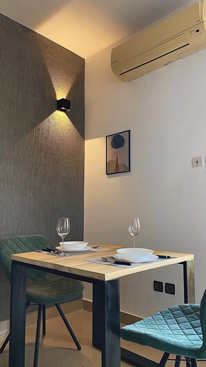 Dining - Appart avec immense terrasse (Cotonou)