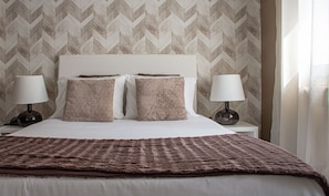 Basic Double Room, City View | Minibar, desk, free WiFi - O'Porto Seven - Guest House (Porto)