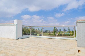 Terrace/patio - THE WHITE VILLA KING. (Nyeri County)