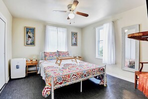 منزل حصري - ٥ غرف نوم | 5 عدّة غرف نوم وستائر تعتيم ومكواة/لوح كي وواي فاي مجانًا