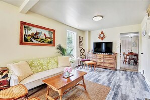 منزل حصري - ٥ غرف نوم | منطقة المعيشة