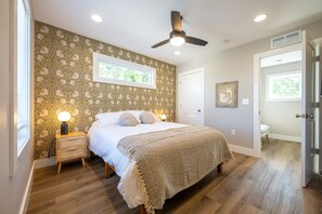 4 sovrum, skrivbord, strykjärn/strykbräda och wi-fi