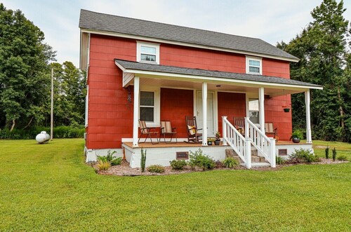 Large 3 bedroom home near wildlife refuge in eastern NC