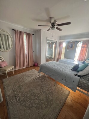 4 bedrooms, iron/ironing board, WiFi