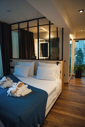 Junior Suite | In-room safe, desk, free WiFi, bed sheets - Hotel Lonca (Skofja Loka)