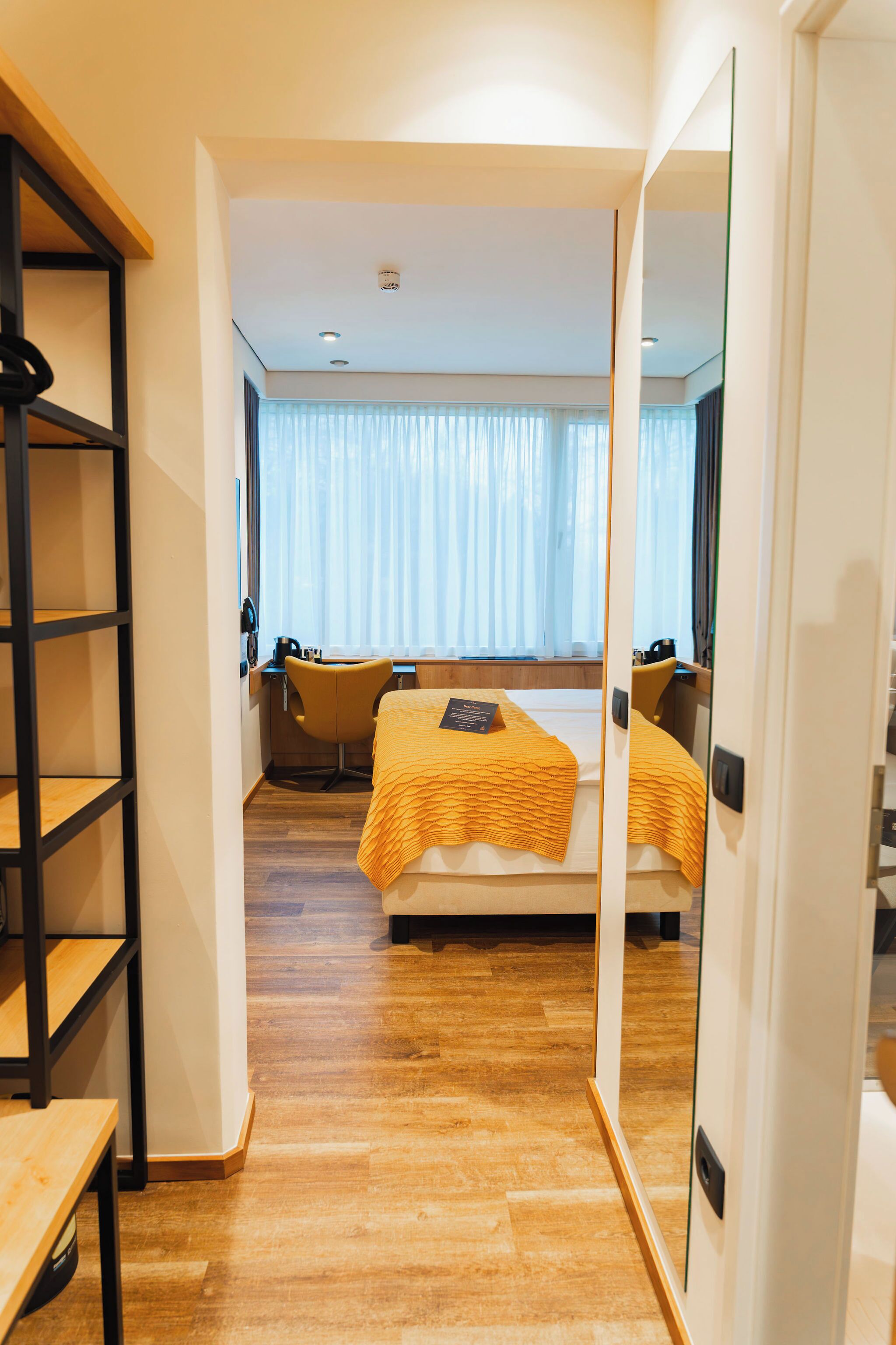 スタンダード ダブルまたはツインルーム | セーフティボックス (室内)、デスク、WiFi (無料)、ベッドシーツ