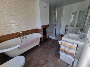 Bathroom - Lovely 2-bed Cottage in Saint Bees 'Ca Lola' (St Bees)