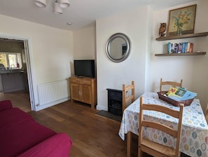Dining - Lovely 2-bed Cottage in Saint Bees 'Ca Lola' (St Bees)