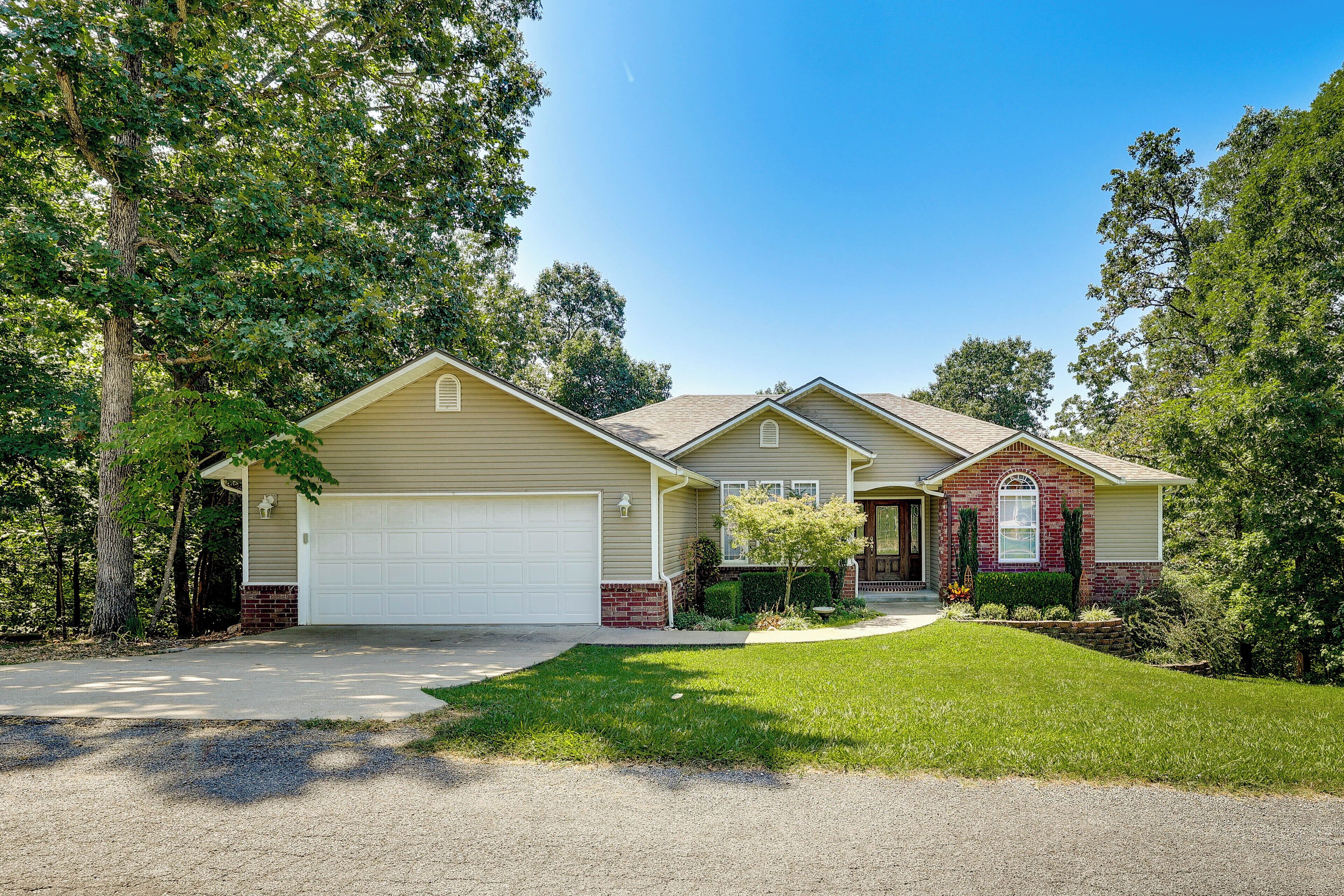 Bella Vista Vacation Rental w/ Private Back Deck!