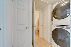 Interior - Surfside Beach House (St. Augustine)