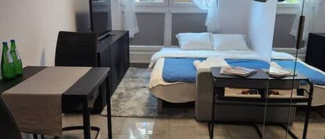 1 chambre, fer et planche à repasser, Wi-Fi gratuit, draps fournis