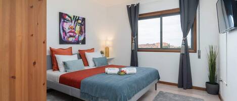 2 dormitoris, planxa i posts de planxar, wifi i roba de llit