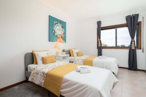 2 slaapkamers, een strijkplank/strijkijzer, wifi, beddengoed