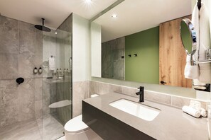 Standard Room, 1 King Bed, Non Smoking | Bathroom | Shower, rainfall showerhead, designer toiletries, hair dryer - Faranda Collection Medellin, a Member of Radisson Individuals (Medellín)