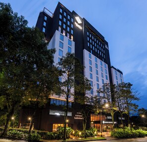 Front of property – evening/night - Faranda Collection Medellin, a Member of Radisson Individuals (Medellín)