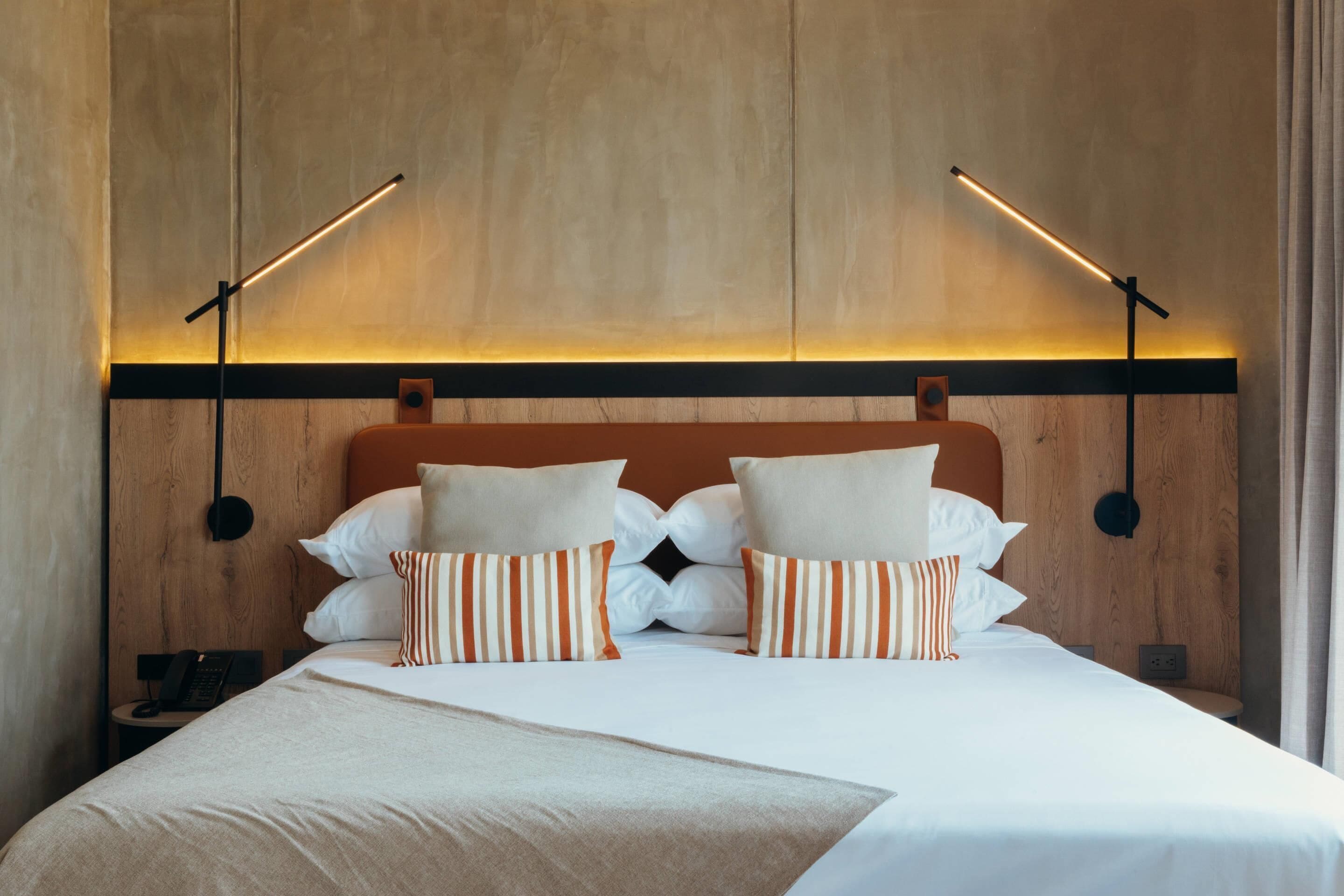 Suíte, 1 cama King, para não fumantes | Roupas de cama premium, frigobar, cofres nos quartos, escrivaninha