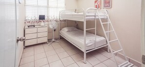 3 bedrooms, iron/ironing board, free WiFi, bed sheets