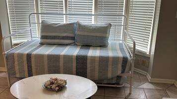 3 bedrooms, desk, iron/ironing board, WiFi