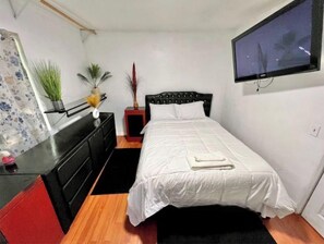 1 bedroom - Stylish Room near Downtown (Riverside)