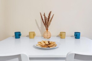 Studio | Dining