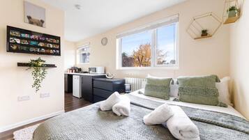 Studio | Free WiFi, bed sheets