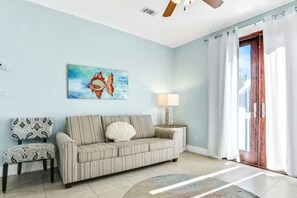 Smart TV - Adorable Starlight EscapeCottage (Panama City Beach)