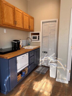 Geladeira, fogão, cooktop, lava-louças