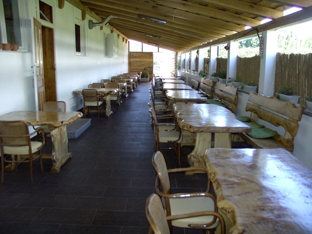 屋外ダイニングエリア