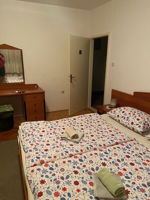 1 bedroom, free WiFi, bed sheets