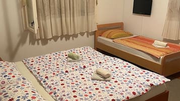 1 bedroom, free WiFi, bed sheets