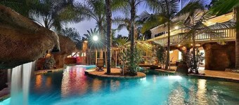 Paradise Lagoon Resort Style Pool Getaway