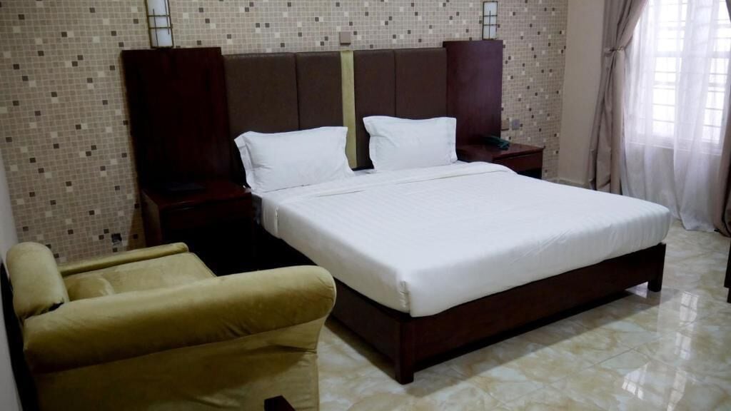 1 bedroom, blackout curtains, soundproofing, iron/ironing board