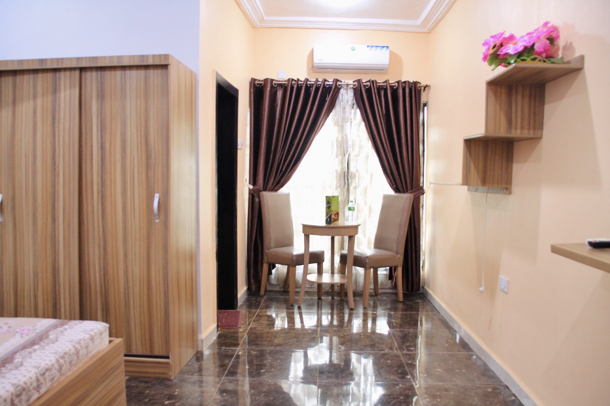 Standard Room | 1 bedroom, blackout drapes, soundproofing, iron/ironing board