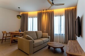 Télévision à écran plat de 55 pouces avec chaînes par satellite