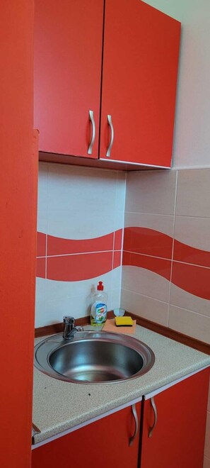 Comfort Apartment | Private kitchen | Mini-fridge, dishwasher, electric kettle, toaster