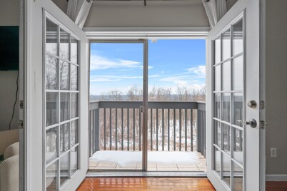 Spacious 6BR Villa - Serene Scenic Mountain Escape

