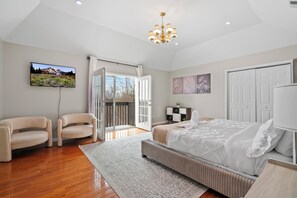 6 bedrooms, iron/ironing board, travel crib, free WiFi