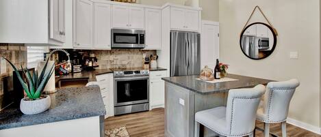 ميكروويف، فرن، موقد طهي مسطح، غسالة أطباق