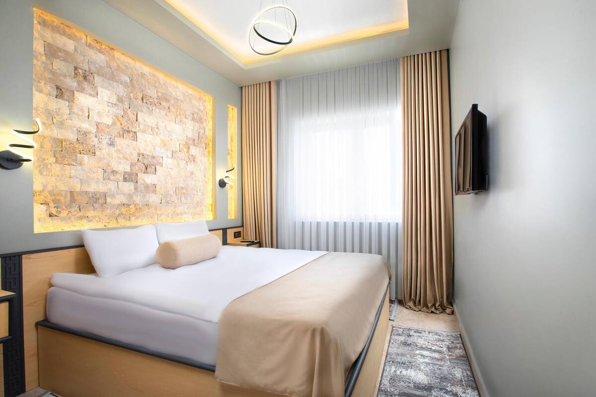 Room Number: 203 | Memory foam beds, blackout drapes, soundproofing