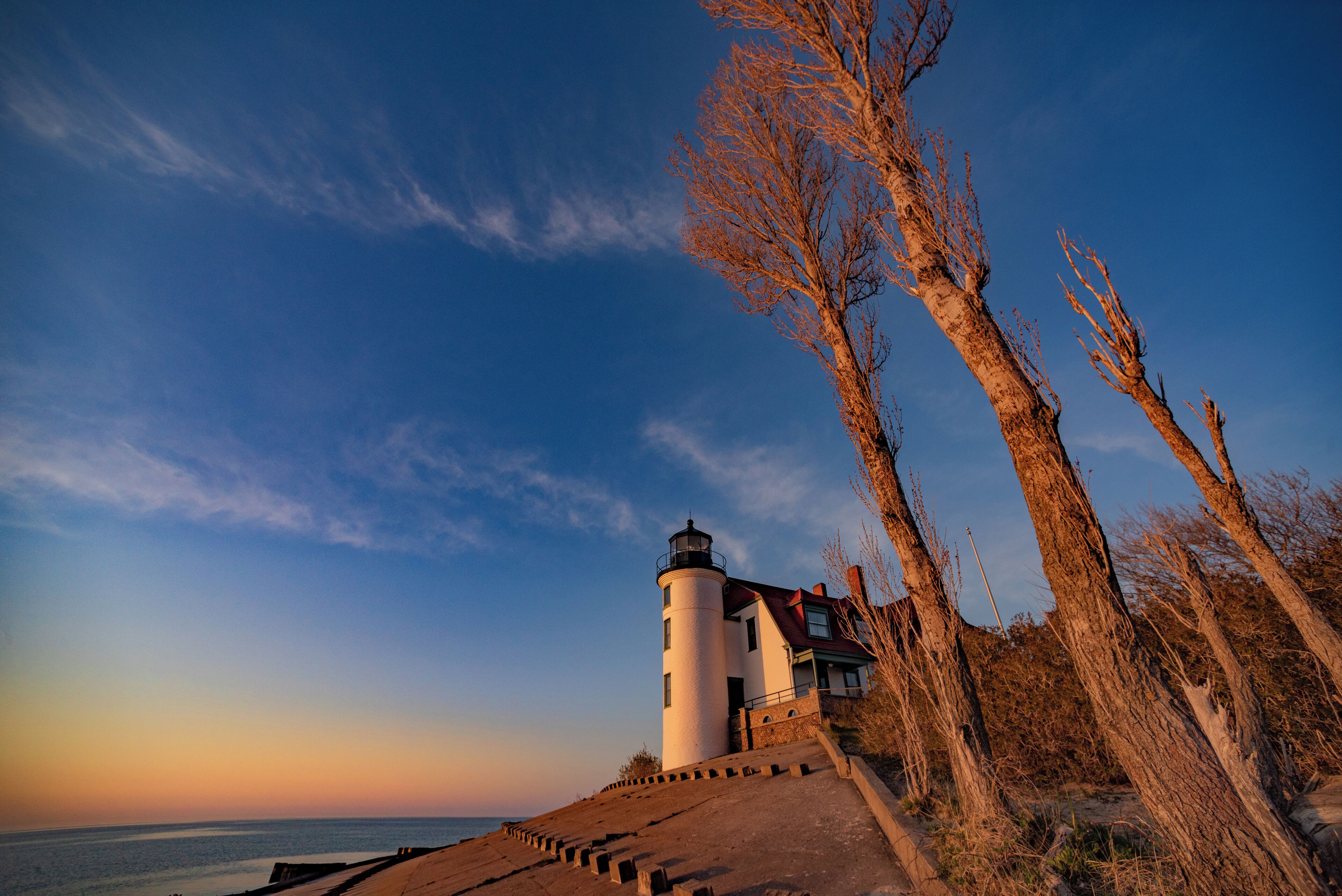 المنشأة من الداخل