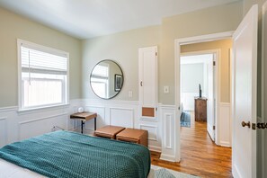 4 Schlafzimmer, Schreibtisch, Bügeleisen/Bügelbrett, WLAN