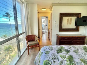 2 bedrooms, travel cot, free WiFi, bed sheets